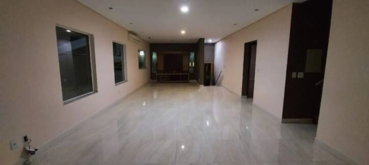 Foto 5 de Casa com 3 quartos à venda, 469m2 em Piracangaguá, Taubate - SP