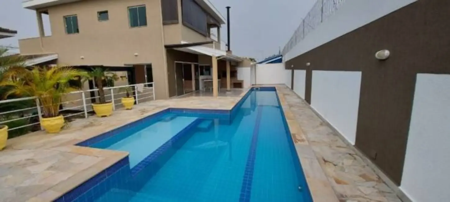 Foto 3 de Casa com 3 quartos à venda, 469m2 em Piracangaguá, Taubate - SP