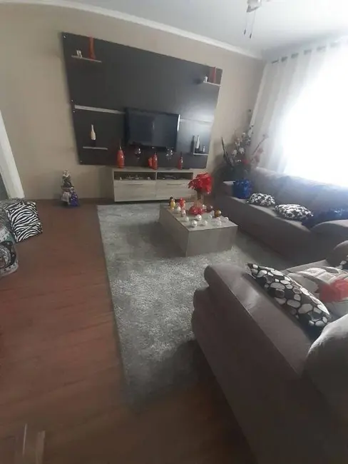 Foto 2 de Casa com 2 quartos à venda, 150m2 em Taubate - SP