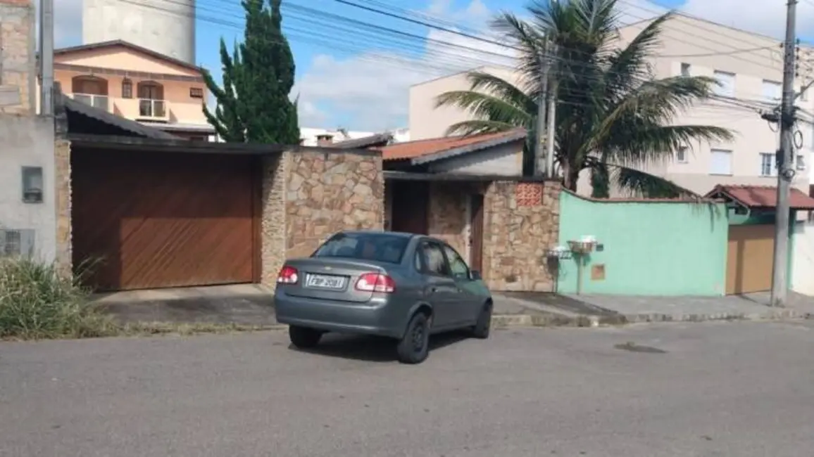 Foto 5 de Casa com 3 quartos à venda, 350m2 em Residencial Estoril, Taubate - SP