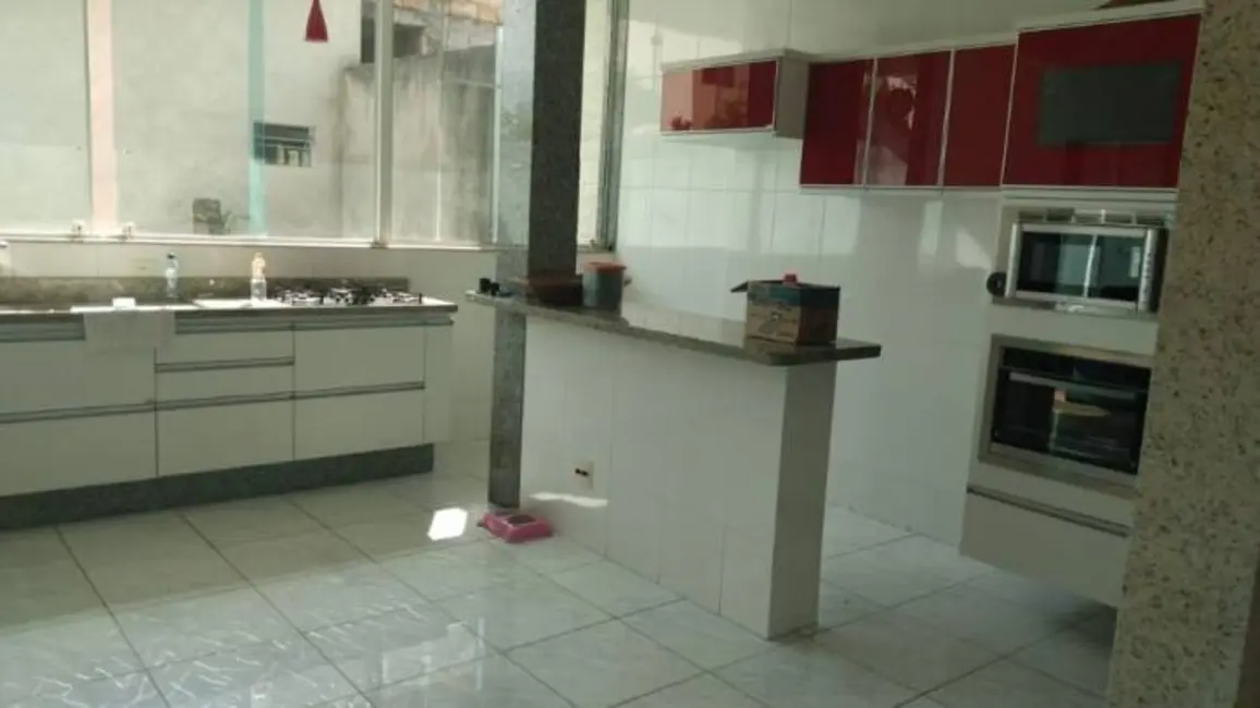 Foto 9 de Casa com 3 quartos à venda, 350m2 em Residencial Estoril, Taubate - SP