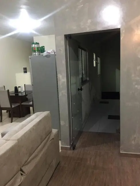 Foto 3 de Casa com 2 quartos à venda, 100m2 em Barreiro, Taubate - SP