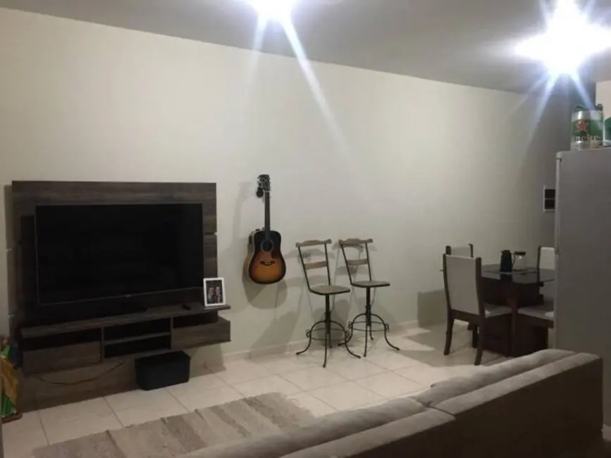 Foto 2 de Casa com 2 quartos à venda, 100m2 em Barreiro, Taubate - SP