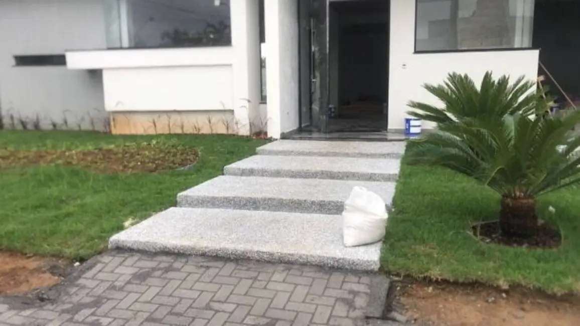 Foto 3 de Sobrado com 5 quartos à venda, 480m2 em Estiva, Taubate - SP