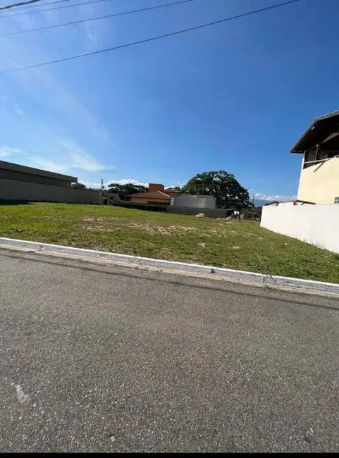 Foto 3 de Terreno / Lote à venda, 305m2 em Tremembe - SP