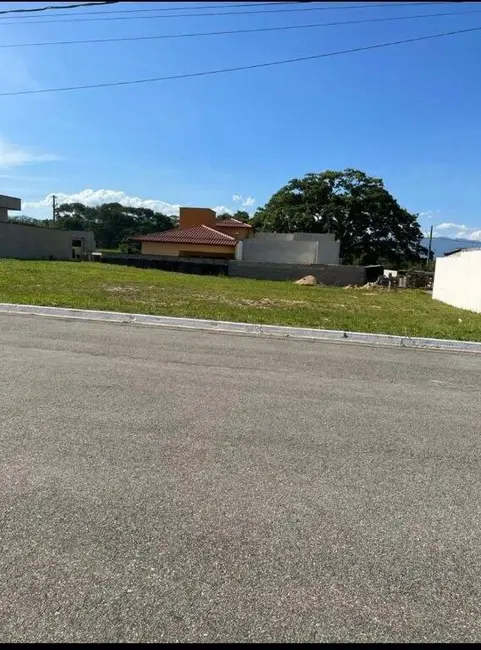 Foto 4 de Terreno / Lote à venda, 305m2 em Tremembe - SP