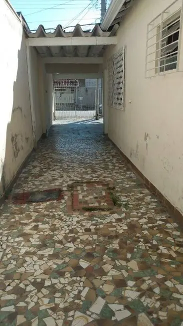 Foto 2 de Casa com 2 quartos à venda, 195m2 em Vila Areao, Taubate - SP