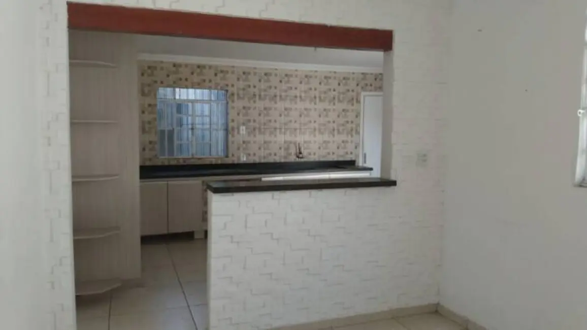 Foto 7 de Casa com 2 quartos à venda, 195m2 em Vila Areao, Taubate - SP