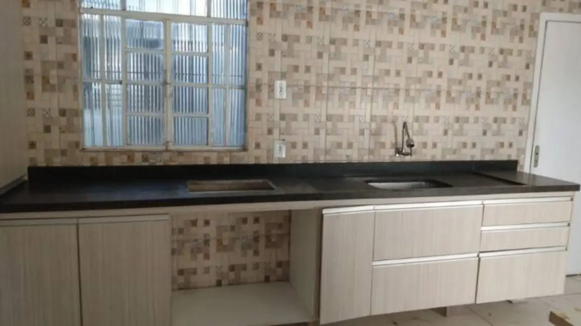 Foto 5 de Casa com 2 quartos à venda, 195m2 em Vila Areao, Taubate - SP