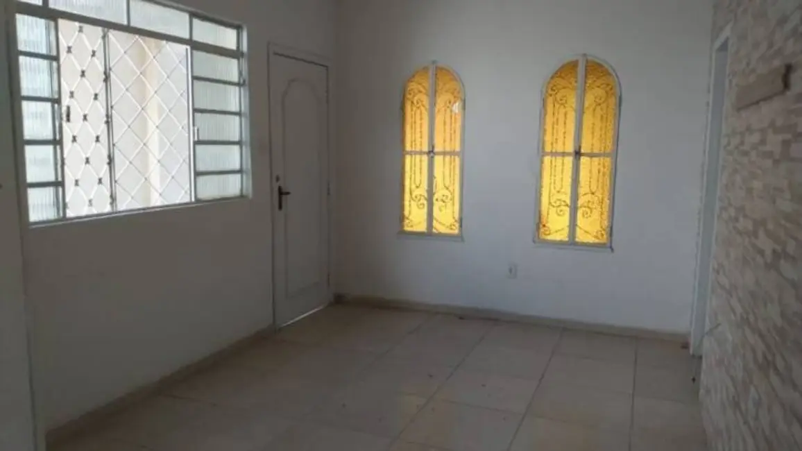 Foto 3 de Casa com 2 quartos à venda, 195m2 em Vila Areao, Taubate - SP