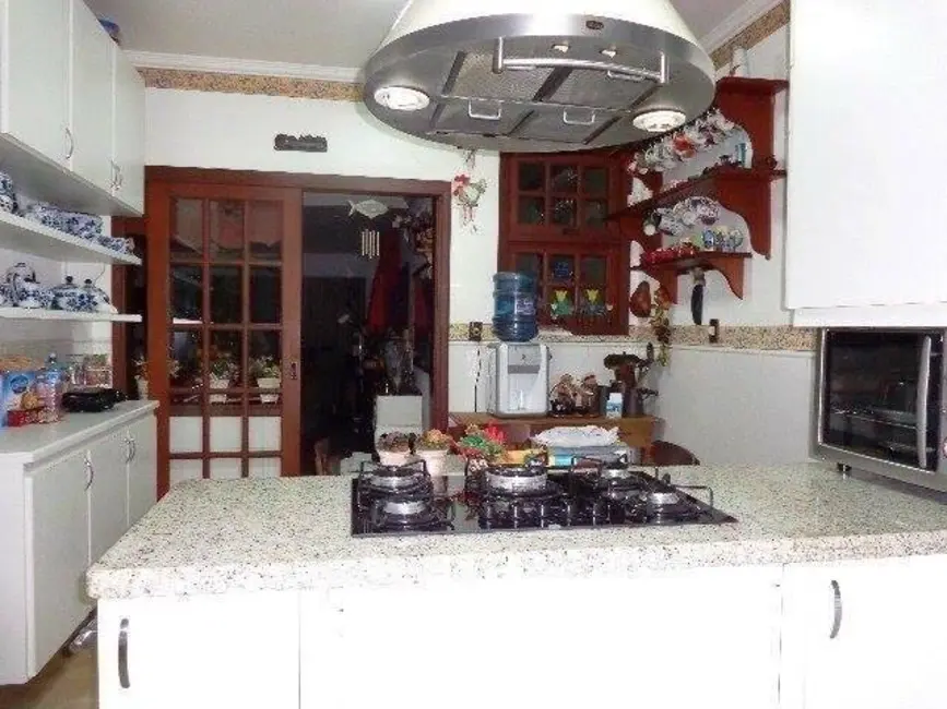 Foto 9 de Casa com 4 quartos à venda, 280m2 em Taubate - SP