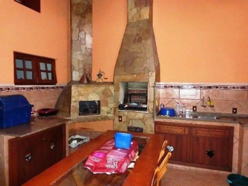 Foto 4 de Casa com 4 quartos à venda, 280m2 em Taubate - SP