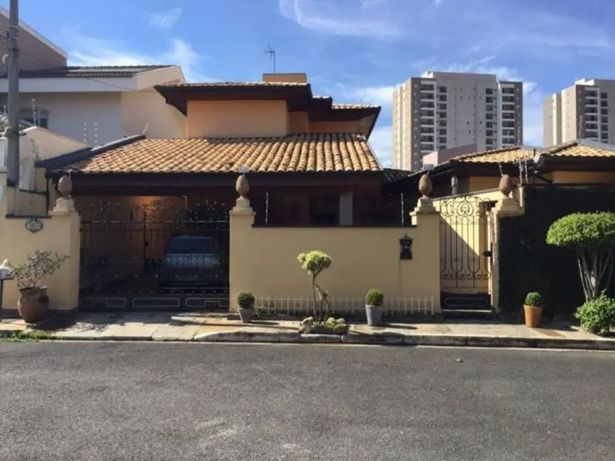 Foto 1 de Casa com 4 quartos à venda, 280m2 em Taubate - SP