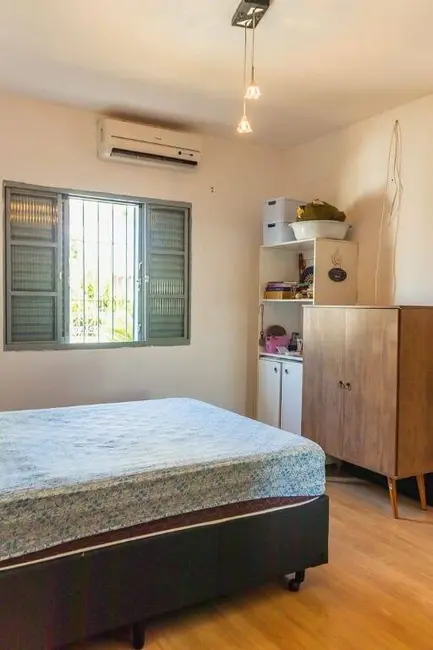 Foto 9 de Casa com 4 quartos à venda, 450m2 em Jardim Ana Rosa, Taubate - SP