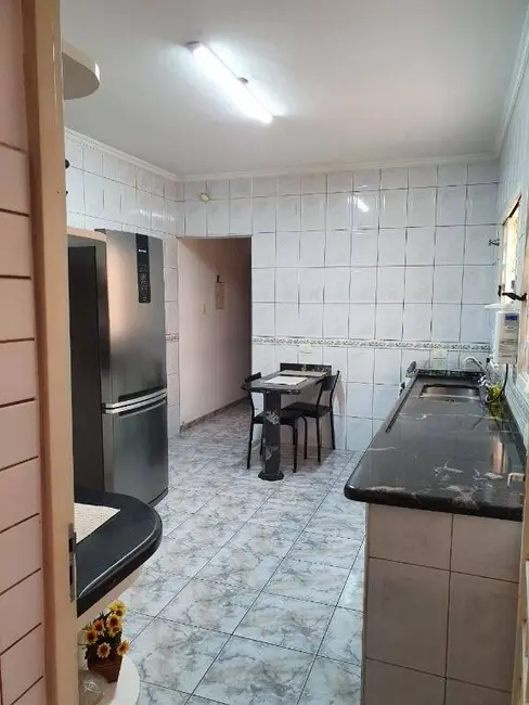 Foto 6 de Sobrado com 3 quartos à venda, 144m2 em Vila São José, Taubate - SP