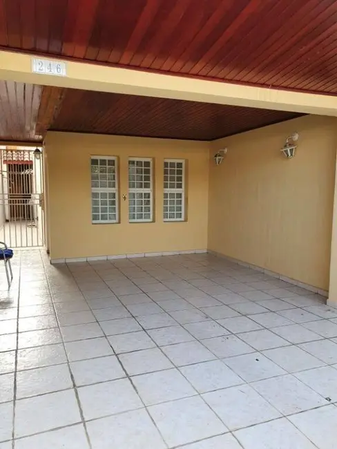 Foto 2 de Sobrado com 3 quartos à venda, 144m2 em Vila São José, Taubate - SP