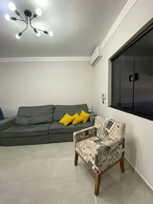 Foto 2 de Casa com 2 quartos à venda, 90m2 em Jardim Continental II, Taubate - SP