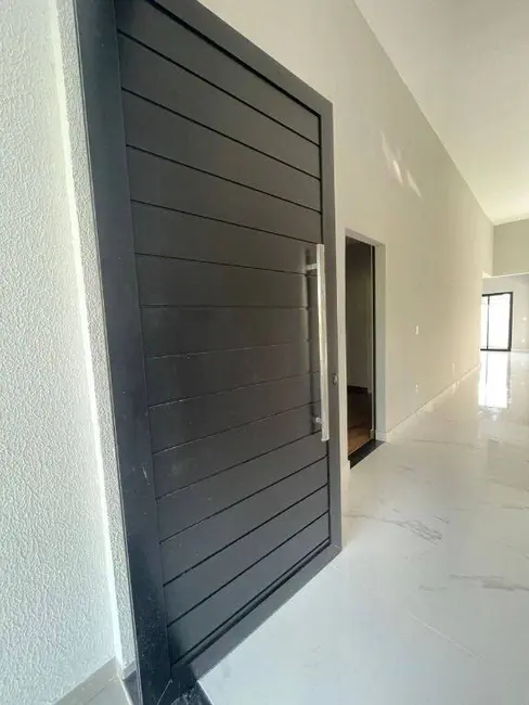 Foto 2 de Casa com 3 quartos à venda, 186m2 em Taubate - SP