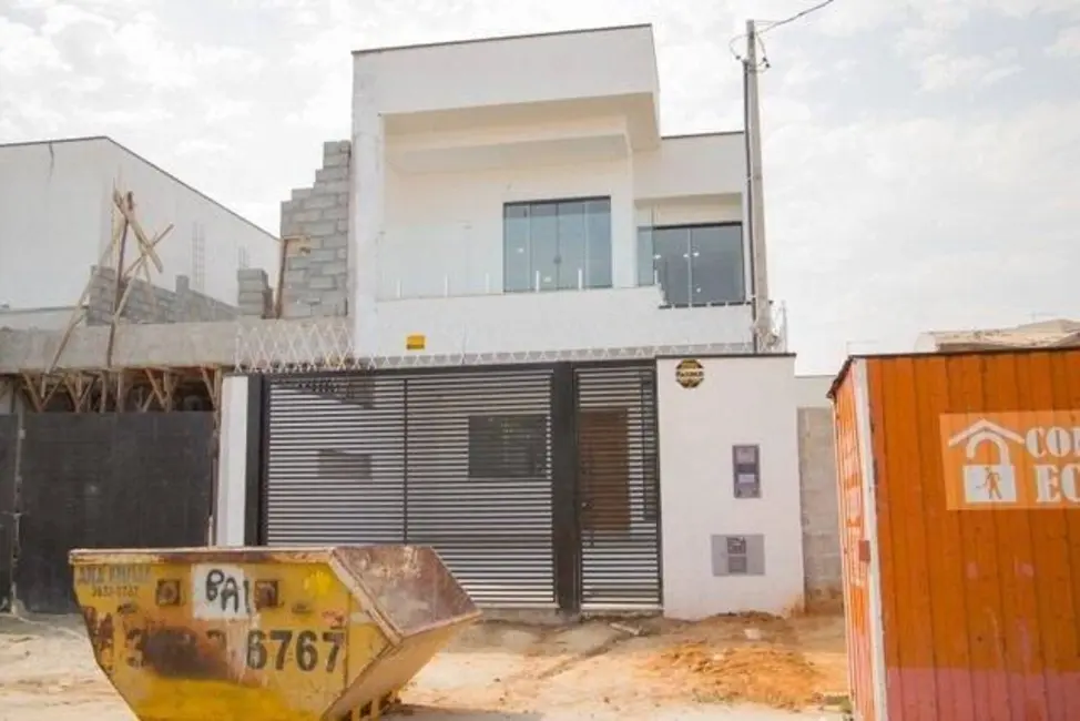 Foto 3 de Sobrado com 3 quartos à venda, 178m2 em Taubate - SP