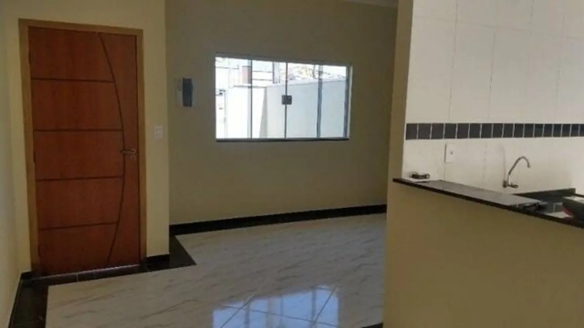 Foto 5 de Casa com 2 quartos à venda, 70m2 em Residencial Estoril, Taubate - SP