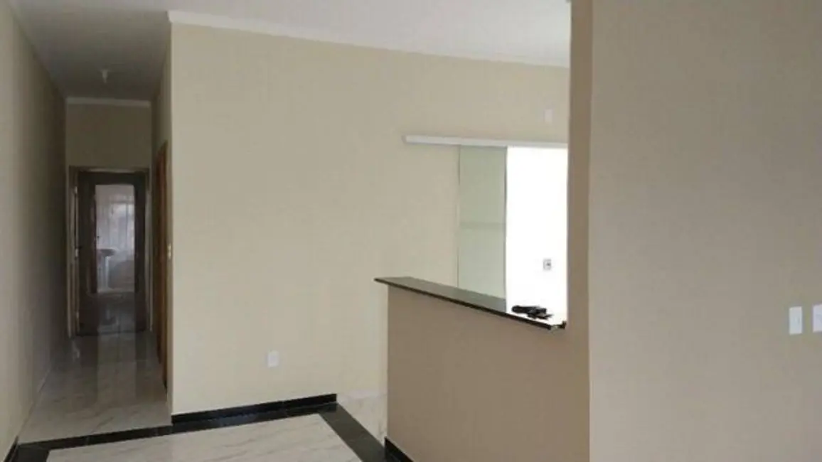Foto 7 de Casa com 2 quartos à venda, 70m2 em Residencial Estoril, Taubate - SP