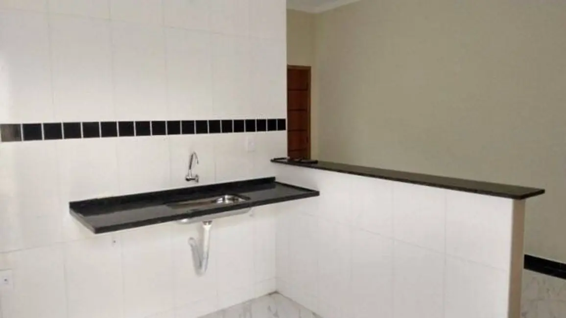 Foto 8 de Casa com 2 quartos à venda, 70m2 em Residencial Estoril, Taubate - SP