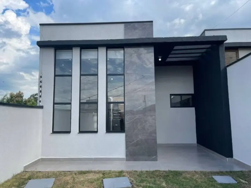 Foto 1 de Casa com 2 quartos à venda, 76m2 em Barreiro, Taubate - SP