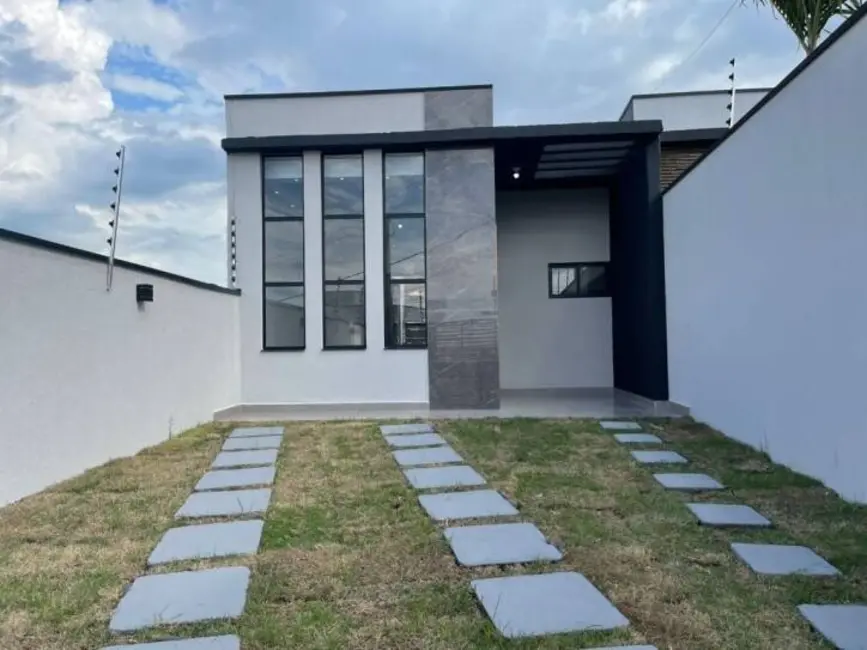 Foto 2 de Casa com 2 quartos à venda, 76m2 em Barreiro, Taubate - SP