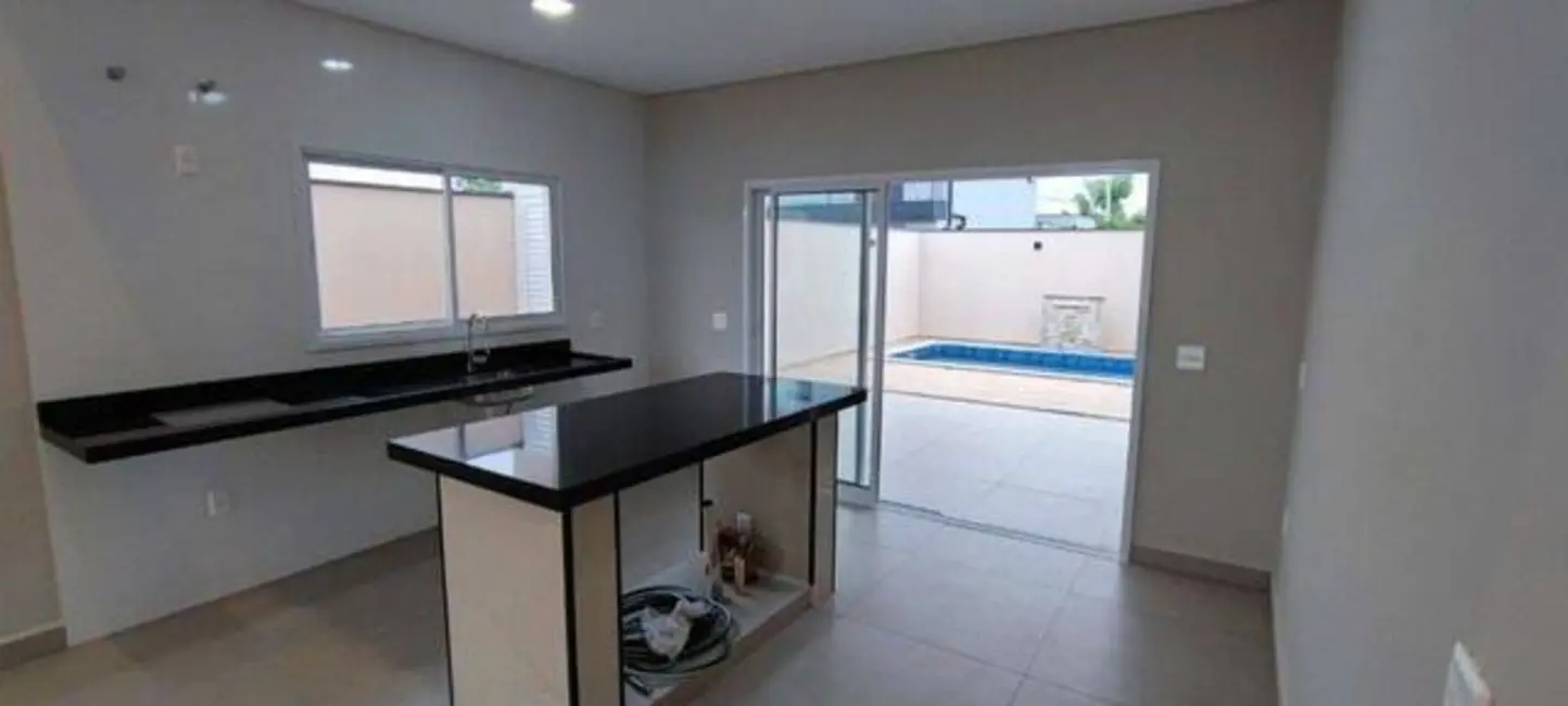 Foto 4 de Casa com 2 quartos à venda, 150m2 em Cacapava - SP