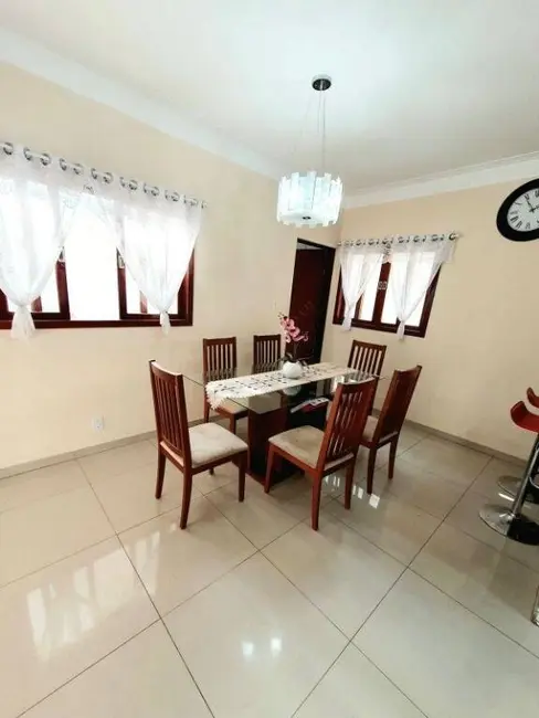 Foto 9 de Sobrado com 3 quartos à venda, 170m2 em Barreiro, Taubate - SP