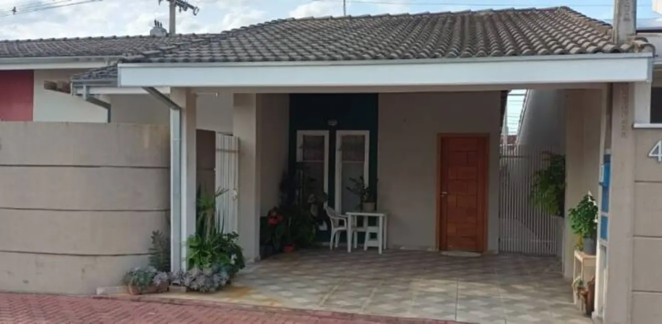 Foto 1 de Casa com 2 quartos à venda, 102m2 em Jardim Jaraguá, Taubate - SP