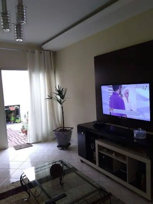 Foto 6 de Sobrado com 3 quartos à venda, 150m2 em Centro, Taubate - SP