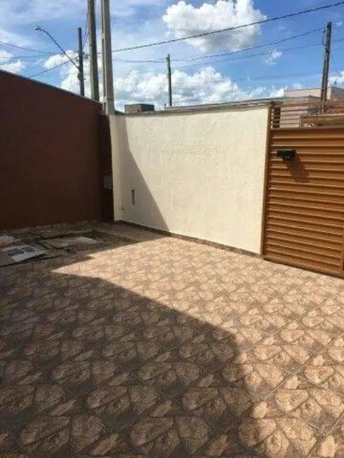 Foto 3 de Casa com 2 quartos à venda, 96m2 em Esplanada Santa Helena, Taubate - SP