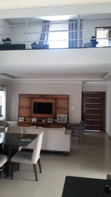 Foto 4 de Casa com 3 quartos à venda, 211m2 em Tremembe - SP