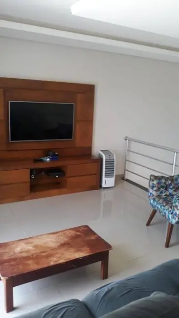 Foto 3 de Casa com 3 quartos à venda, 211m2 em Tremembe - SP