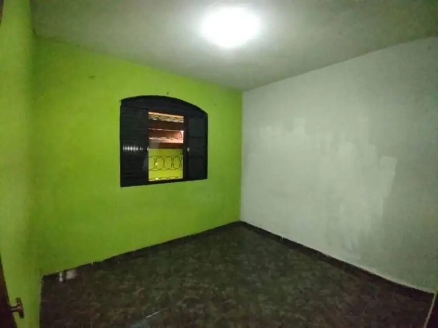 Foto 3 de Casa com 2 quartos à venda, 125m2 em Esplanada Santa Terezinha, Taubate - SP