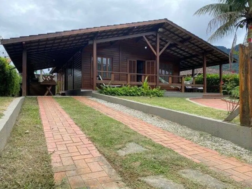 Foto 1 de Casa com 3 quartos à venda, 450m2 em Ubatuba - SP