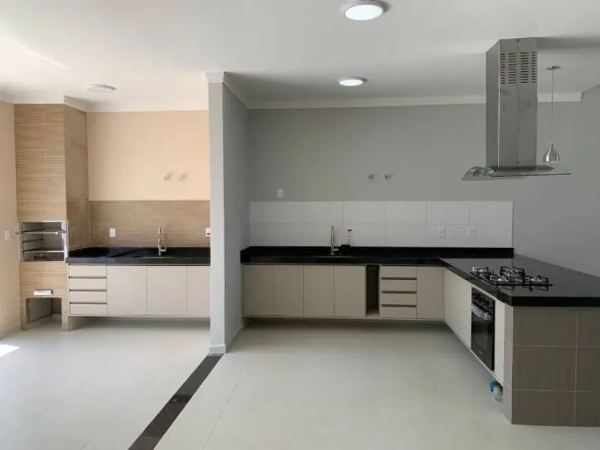 Foto 7 de Casa com 3 quartos à venda, 300m2 em Tremembe - SP