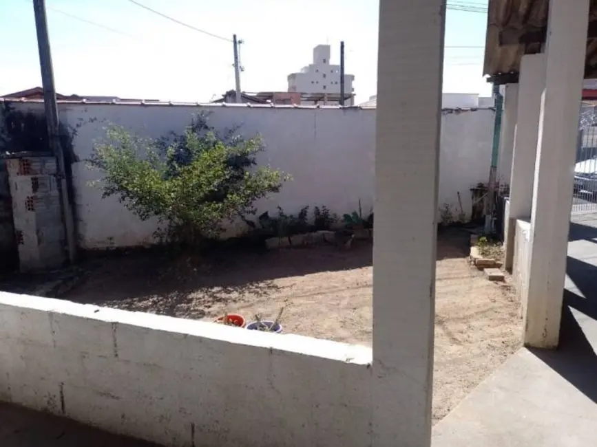 Foto 3 de Casa com 3 quartos à venda, 86m2 em Vila Marly, Taubate - SP