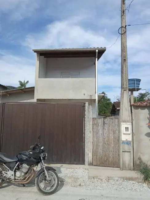 Foto 2 de Sobrado com 2 quartos à venda, 128m2 em Ubatuba - SP