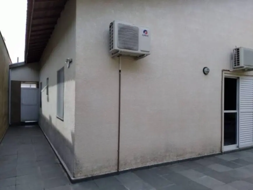 Foto 3 de Casa com 3 quartos à venda, 162m2 em Vila São José, Taubate - SP