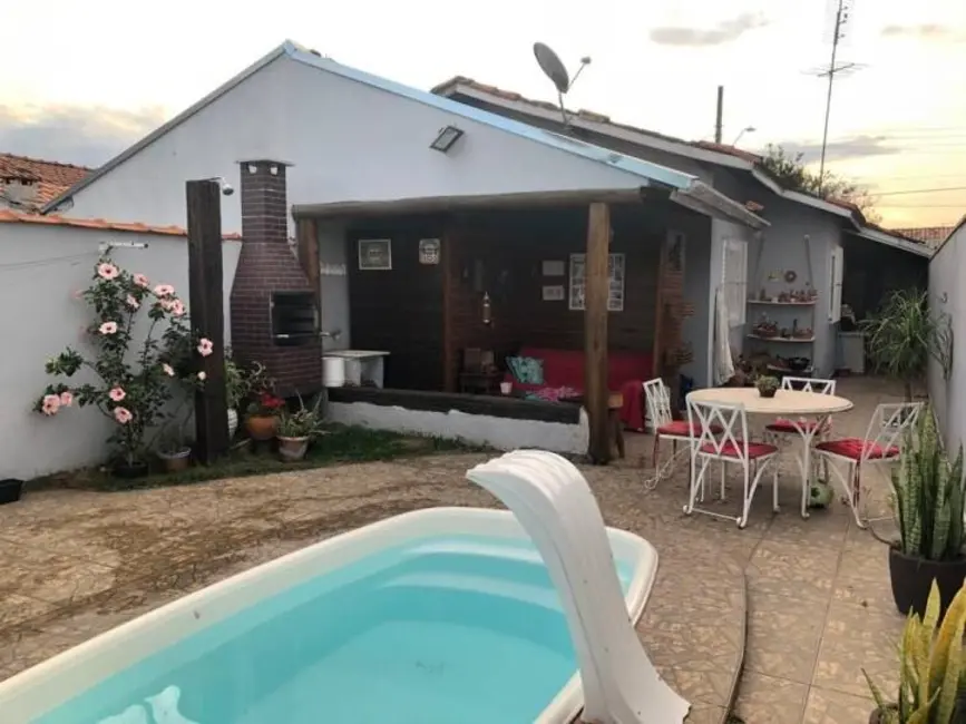 Foto 2 de Casa com 2 quartos à venda, 80m2 em Quiririm, Taubate - SP