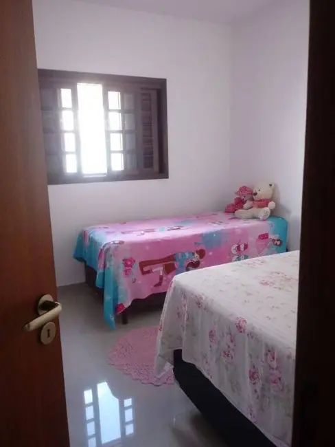 Foto 4 de Casa com 2 quartos à venda, 63m2 em Barreiro, Taubate - SP
