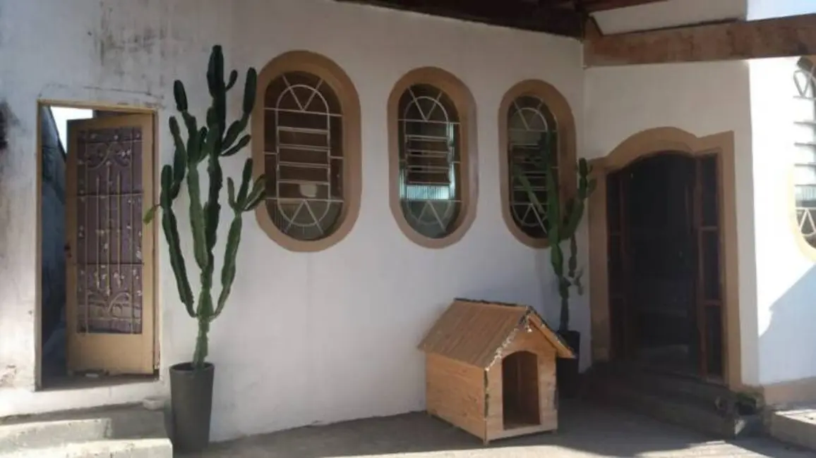 Foto 3 de Casa com 4 quartos à venda, 270m2 em Parque São Jorge, Taubate - SP