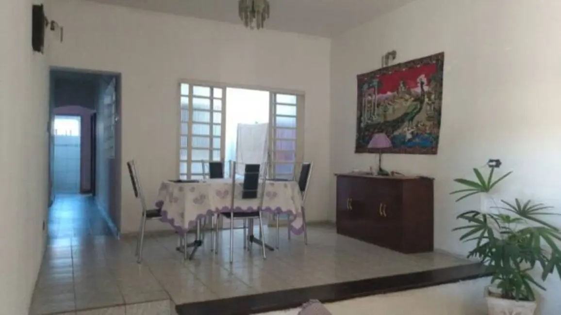 Foto 5 de Casa com 4 quartos à venda, 270m2 em Parque São Jorge, Taubate - SP