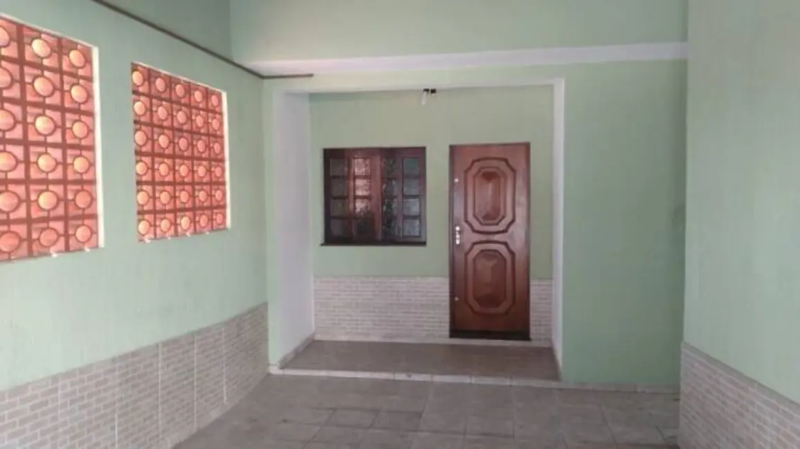 Foto 1 de Casa com 4 quartos à venda, 240m2 em Jardim Ana Emilia, Taubate - SP