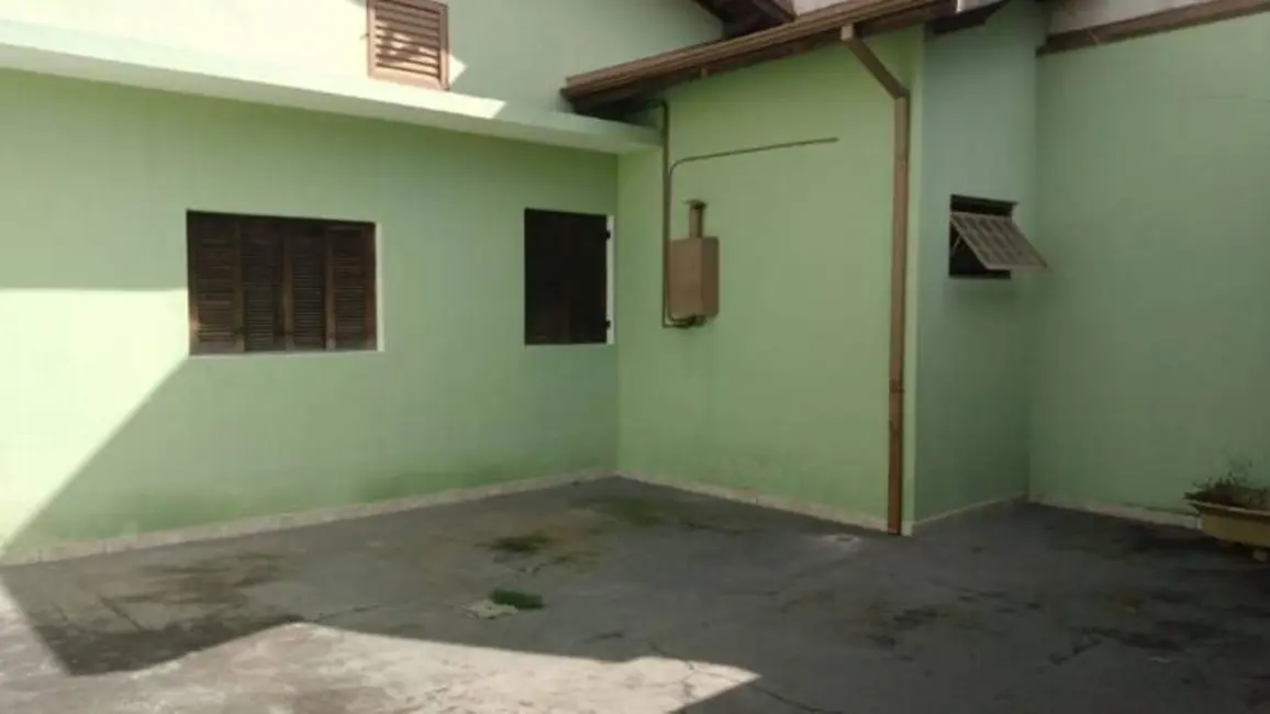 Foto 3 de Casa com 4 quartos à venda, 240m2 em Jardim Ana Emilia, Taubate - SP