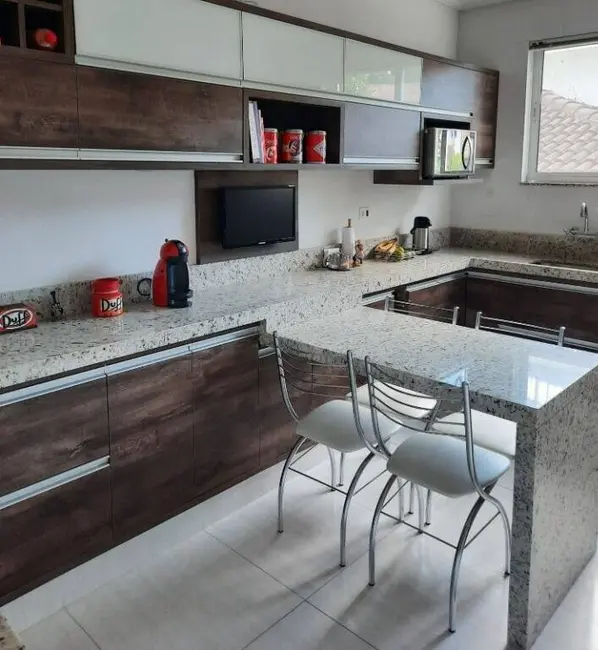 Foto 4 de Sobrado com 3 quartos à venda e para alugar, 340m2 em Centro, Tremembe - SP