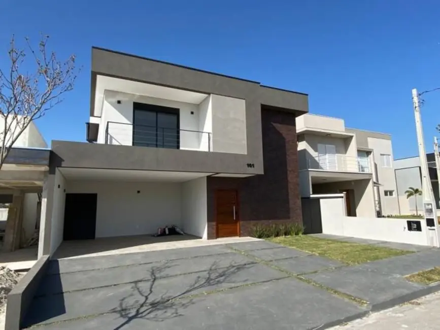 Foto 1 de Sobrado com 4 quartos à venda, 212m2 em Cacapava - SP