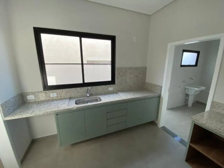 Foto 8 de Sobrado com 4 quartos à venda, 212m2 em Cacapava - SP